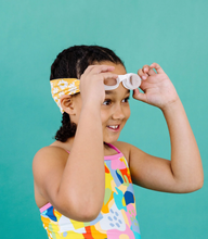 Load image into Gallery viewer, Daisy Love Swim Goggles